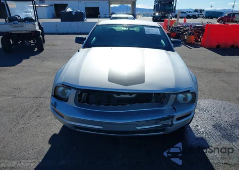 2007 Ford Mustang V6 Deluxe/V6 Premium z USA, uszkodzony, nr VIN 1ZVFT80N675298950